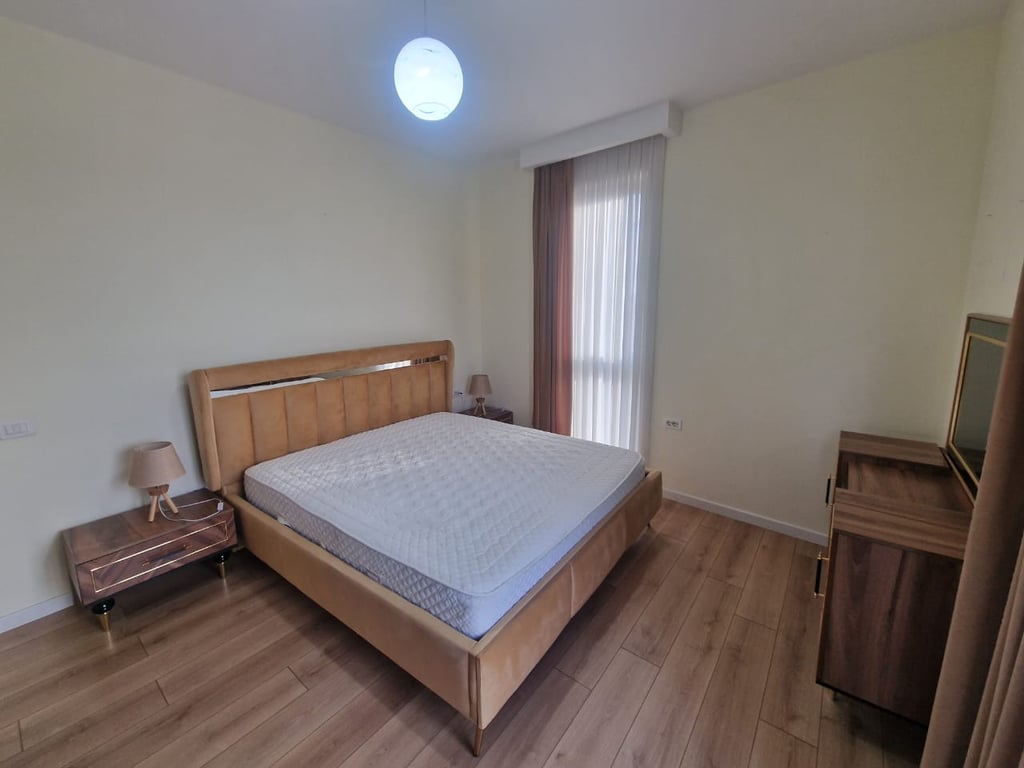 Apartment 2+1+2 bathrooms for rent at Tregu Dinamo.