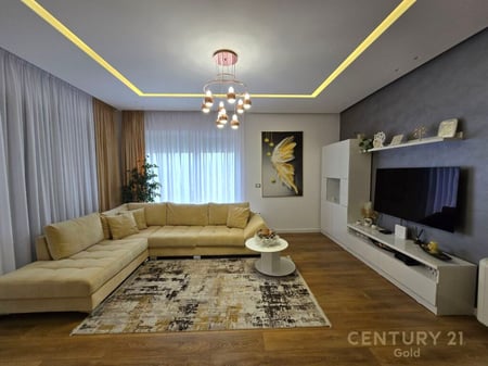 SUPER APARTAMENT 2+1+2 PER SHITJE TEK KOPSHTI BOTANIK!