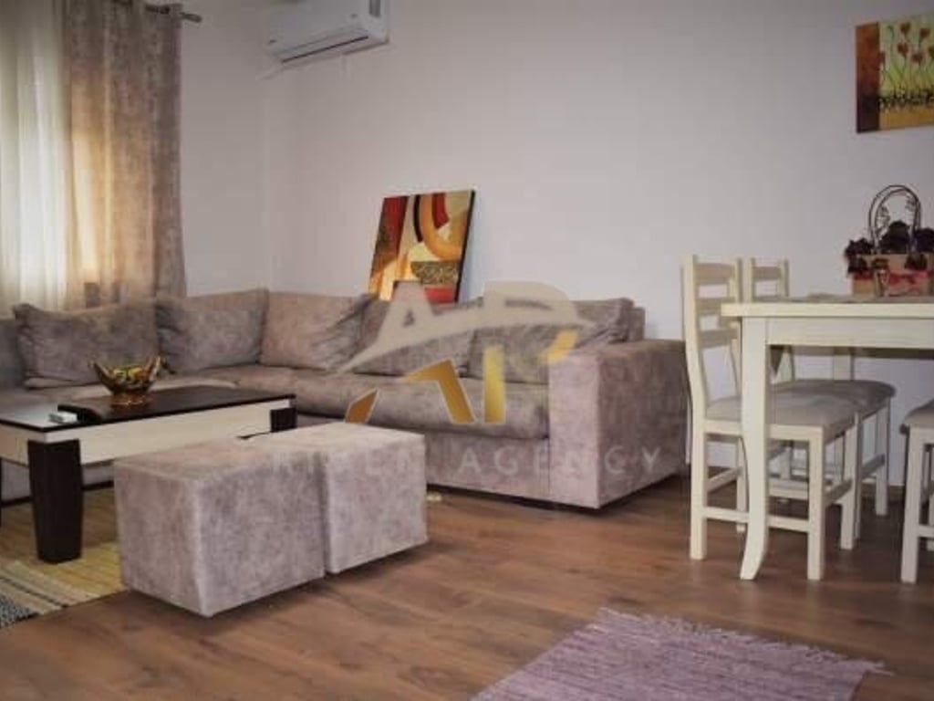 Jepet me qera apartament 2+1+2 tek 21-Dhjetori