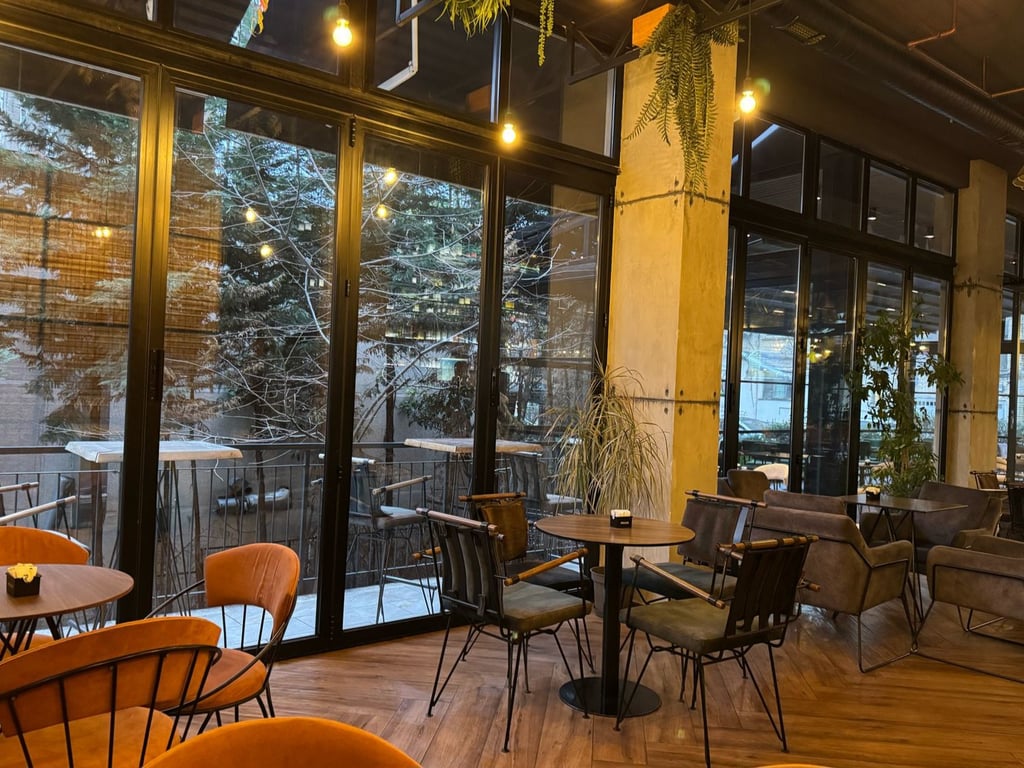 🏢 INVEST IN A READY-MADE ASSET – BUSINESS ENVIRONMENT (BAR-CAFE) WITH A VERANDA, 5 MAJI