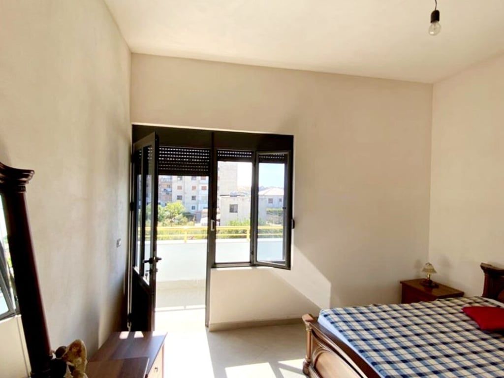 😍🏤A 4-story building is for sale by the road near "Supermarket Myftiu 2", a few meters from the main boulevard "Indrit Cara", Kavajë.