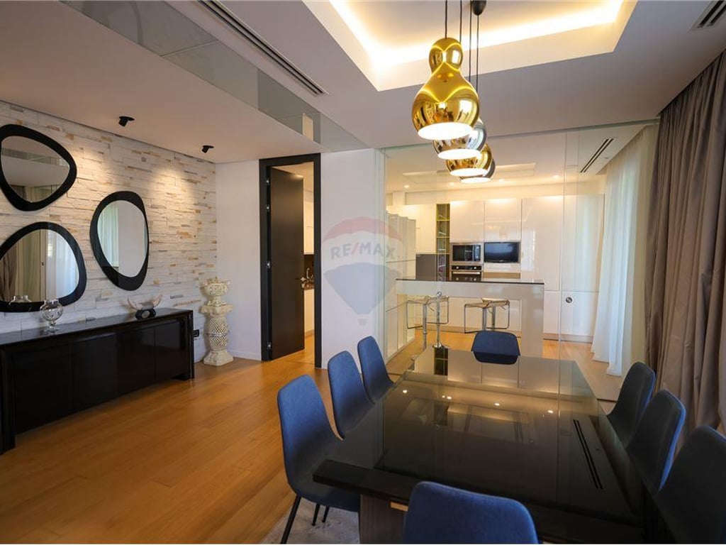 PENTHOUSE LUKSOZ PER SHITJE, KOPSHTI ZOOLOGJIK