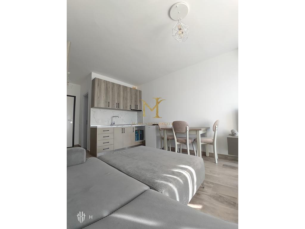 Affittasi monolocale in spiaggia vicino a La'Muse!!