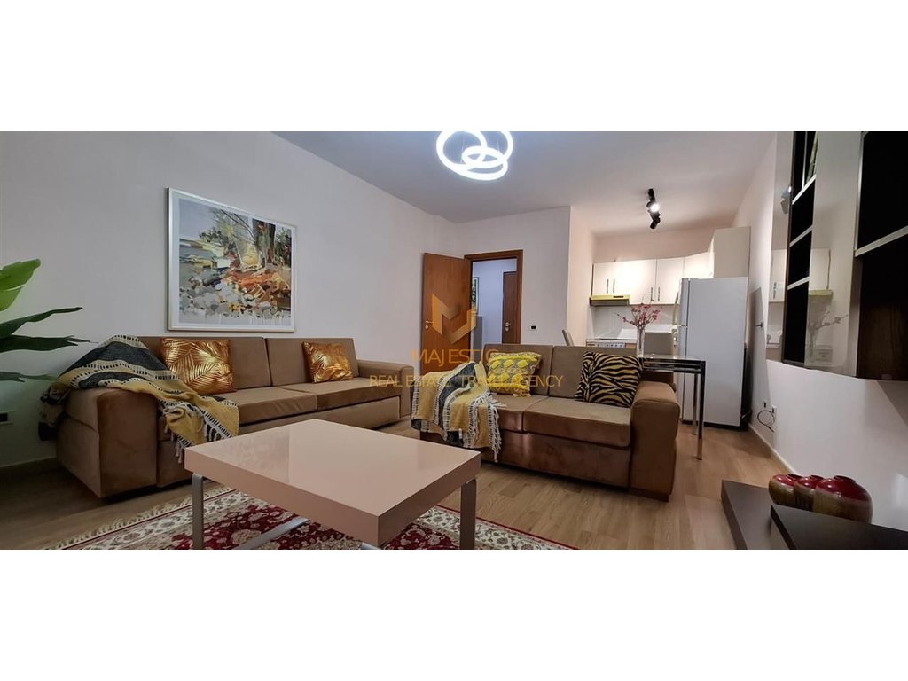 A 1+1 apartment is available for rent near the botanical garden.