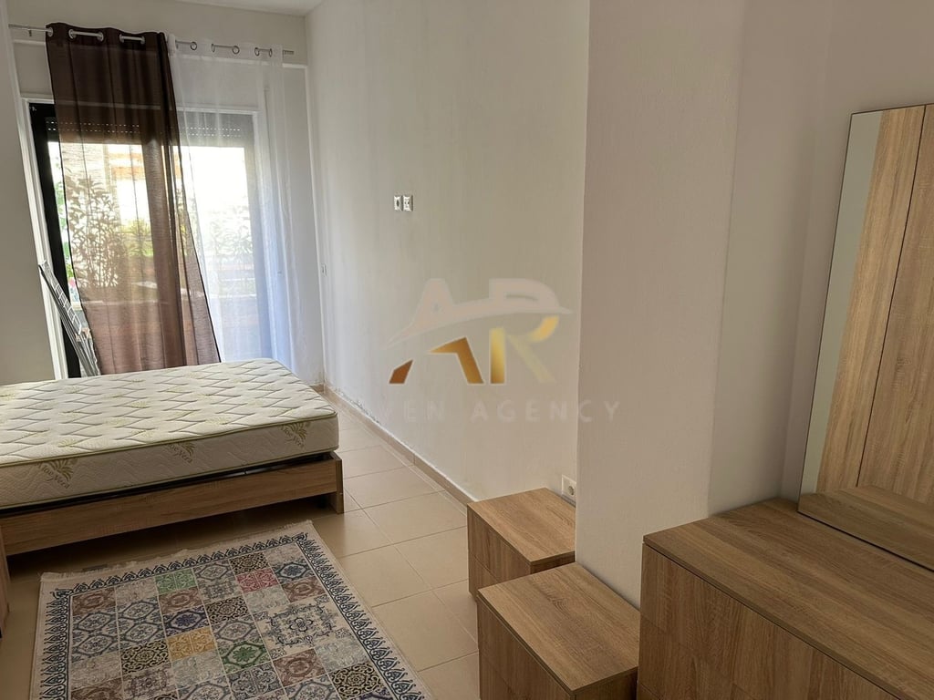 Affittasi appartamento 1+1 in Via Zallit, vicino alla British School.