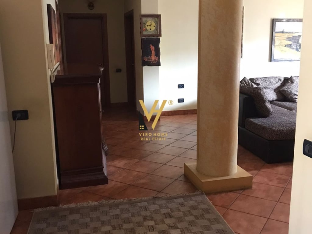 JEPET APARTAMENT 3+1+BLK ME QERA TE KOMUNA E PARISIT 650 EURO