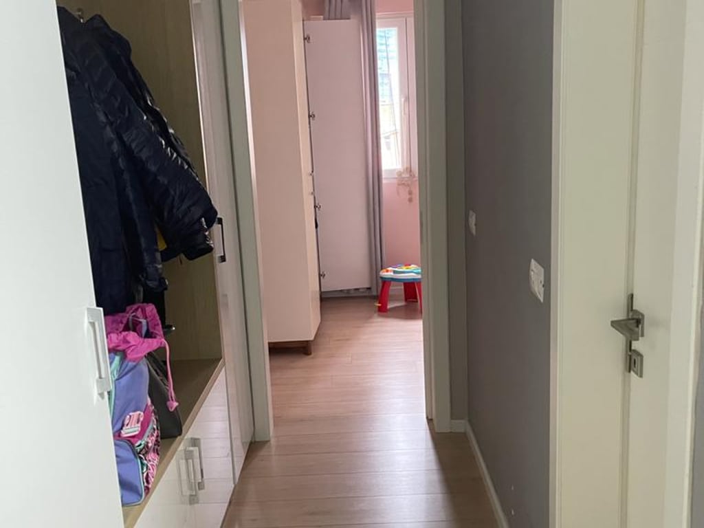 Shitet Apartamenti 2+1 , Myslym shyr , Rruga Islam Alla , prane ish adidasit