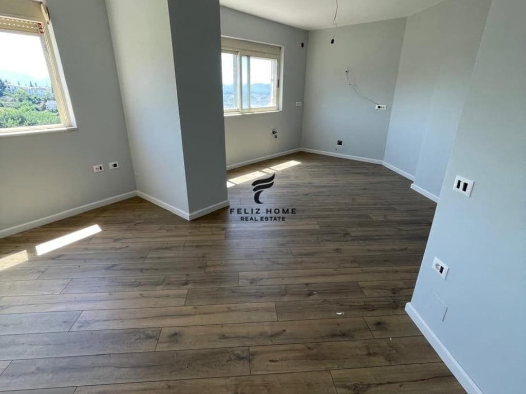 VENDESI APPARTAMENTO 2+1 FRESCO 143.000 EURO