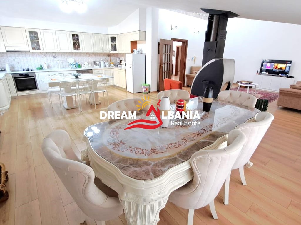 Appartamento 4+1 (piano villa) in affitto in via Don Bosko vicino a Vizion+ a Tirana (ID 4231390)