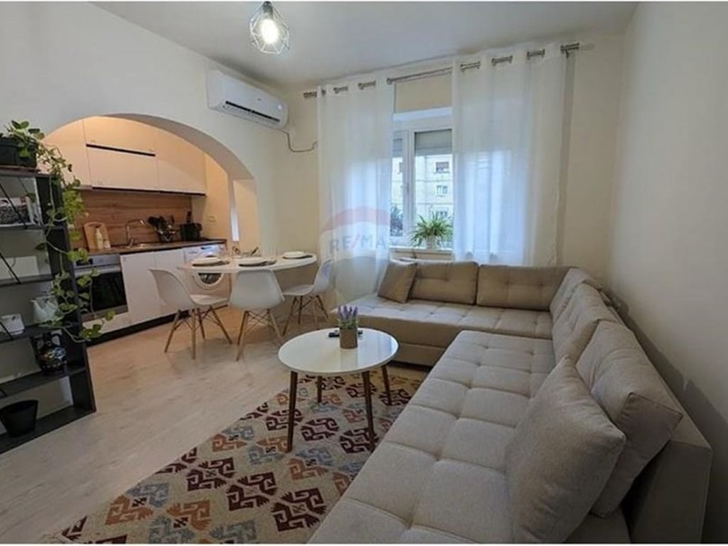 1+1 apartment for rent near Blv. Zogu I!