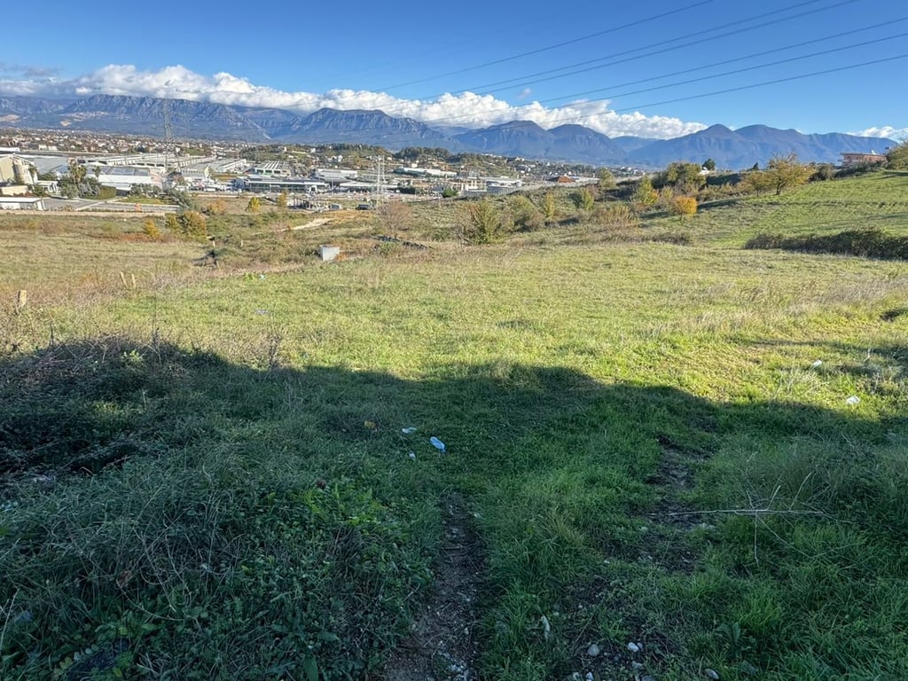 FOR SALE LAND 4000 M2, ON THE TR-DRR HIGHWAY OF UNIVERS ADVERTISEMENT