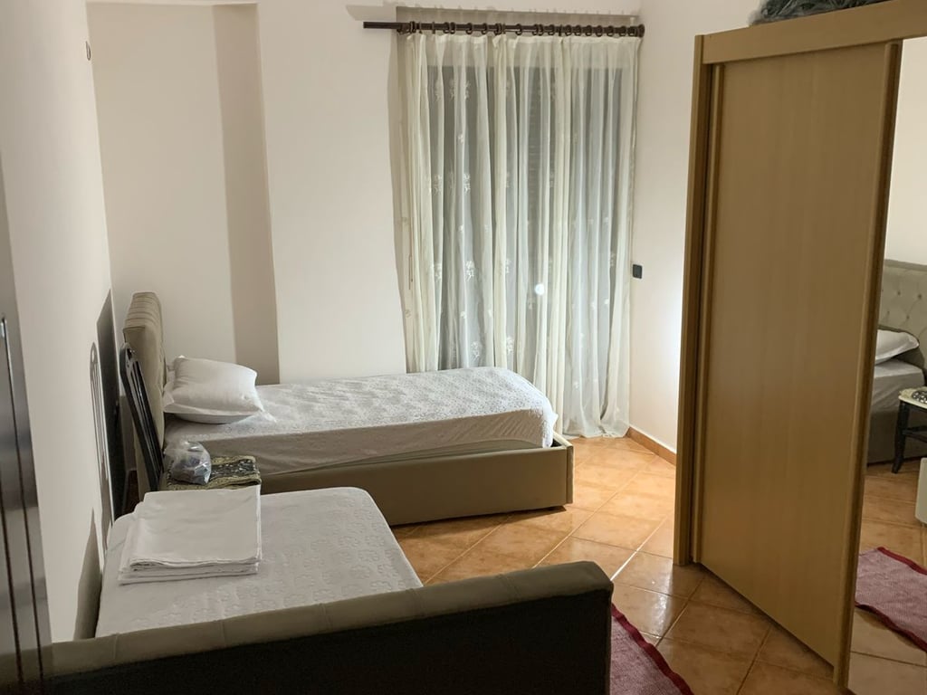 APARTAMENT ME QERA 1+1