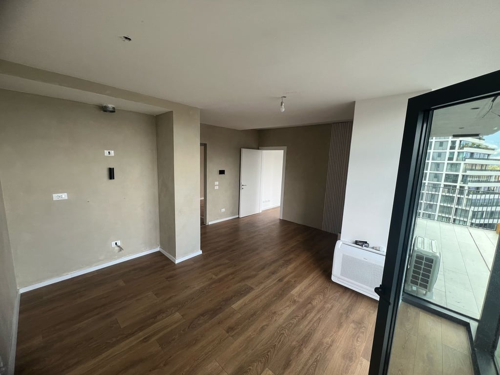 Jepet me qera ambjent tek Lake View Residence