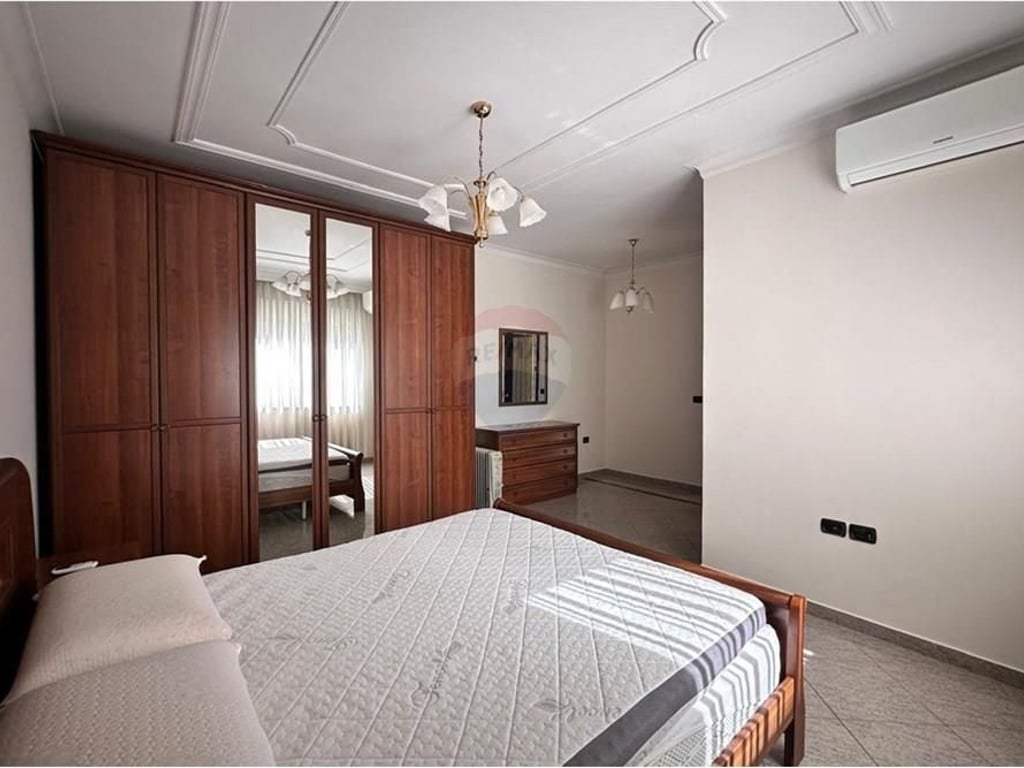 Apartment 2+1+2 for rent in Bllok.