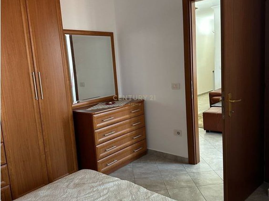 Appartamento 1+1 in affitto in via Elbasanit 600 € /mese