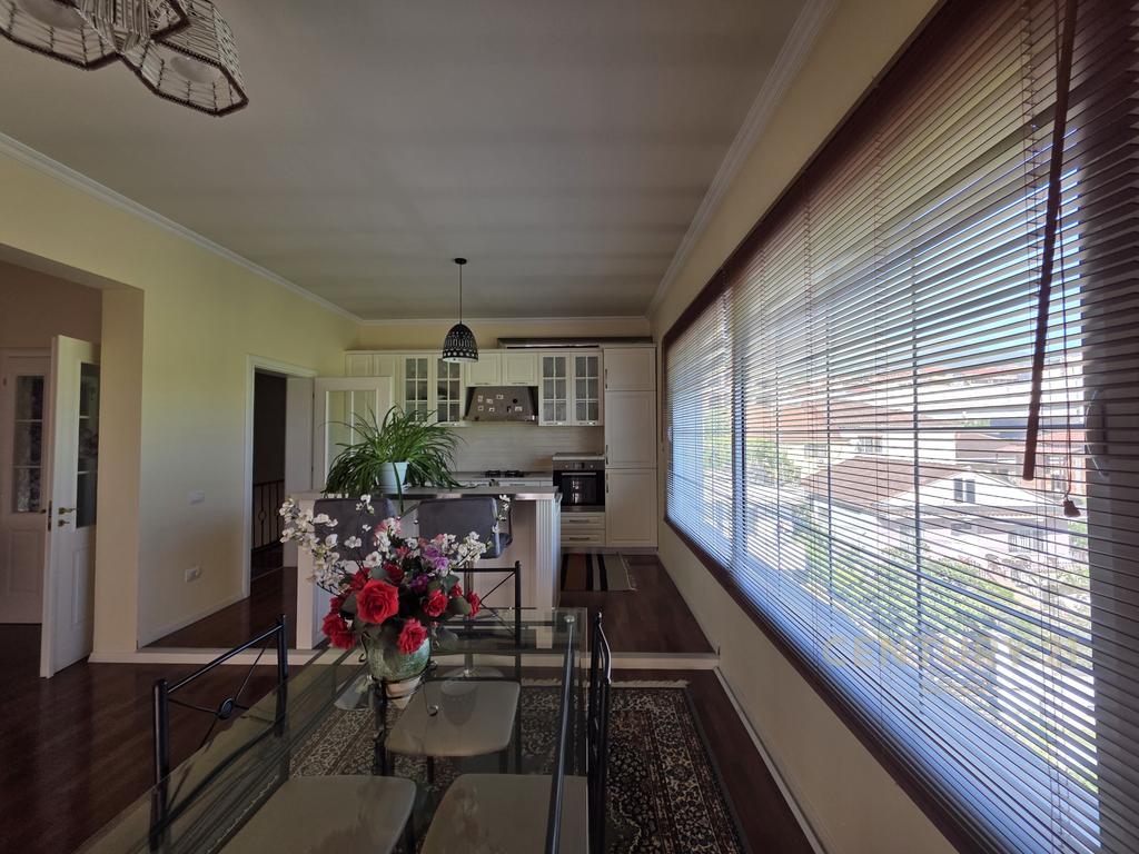 SHESIM VILE TRE KATESHE PRANE KODRES SE PRIFTIT !!