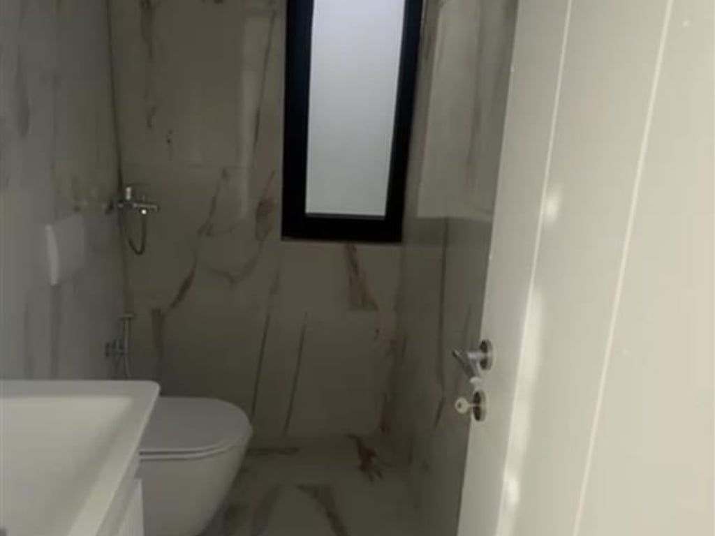 Jepet me qera ambient 60m2 prane Delijorgjit