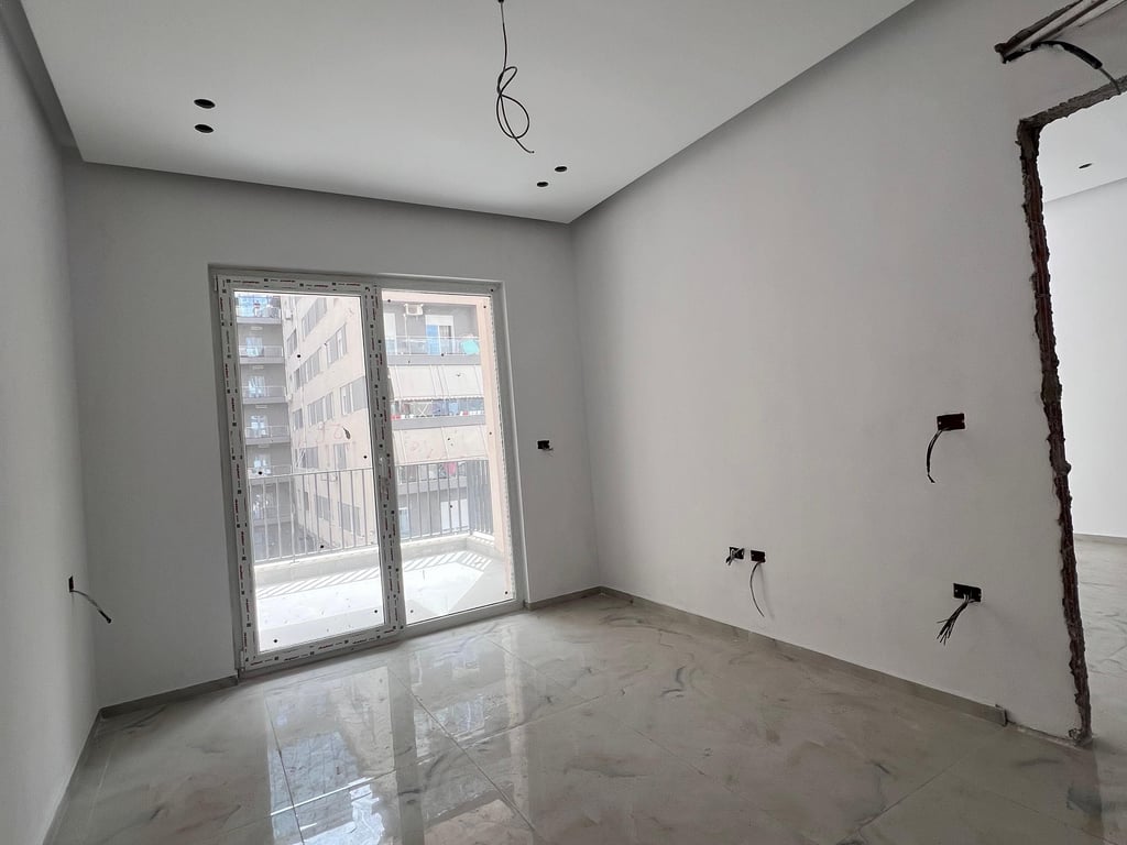 SHITET APARTAMENT 1+1 , KOMPLEKSI AURA , LAPRAKE