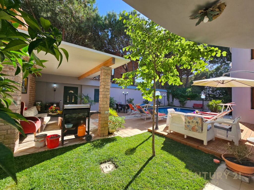 VILLA FOR SALE IN QERRET!