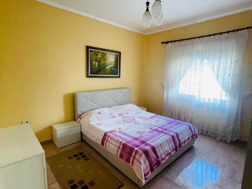 2+1 per qira ne Rrugen Ferit Xhajko