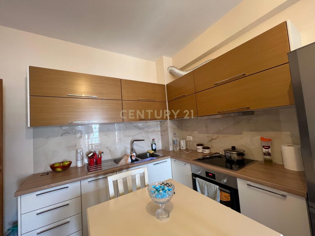 JEPET ME QIRA APARTAMENT 2+1+DEPO NE PLAZH ILIRIA !