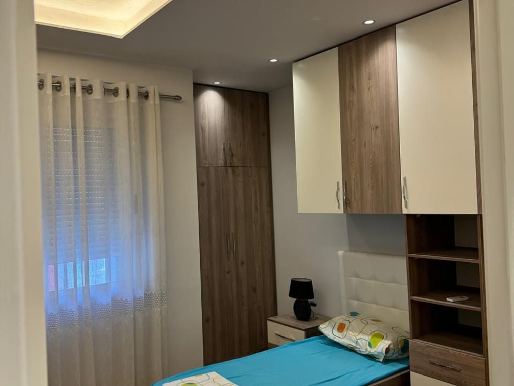 Appartamento 2+1 in affitto in Via Kavajë (ID B2201273) Tirana.