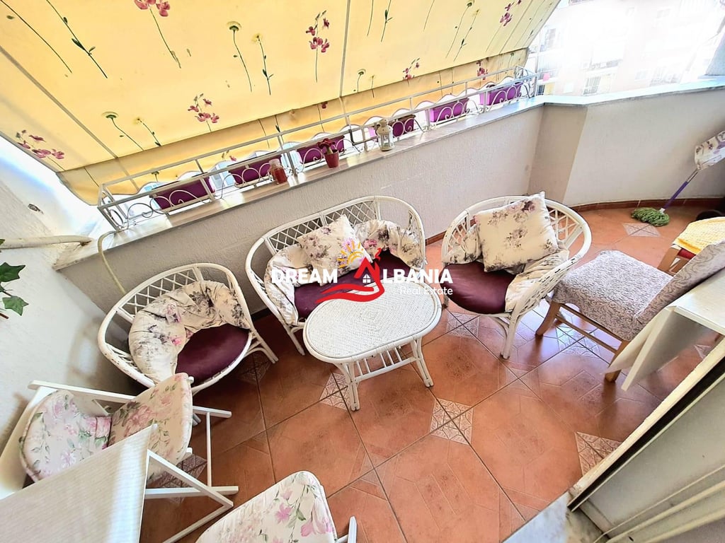 Apartament me qera 3+1 me post parkimi, te Rruga e Barrikadave afer shkolles Lidhja e Prizrenit ne Tirane (ID 4231321)