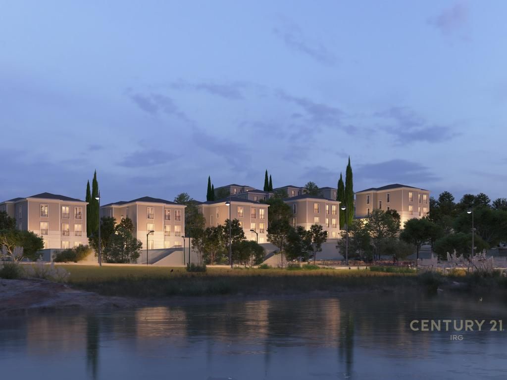 ✨ Individual Villa for Sale – Rolling Hills Lake, near Farka Lake