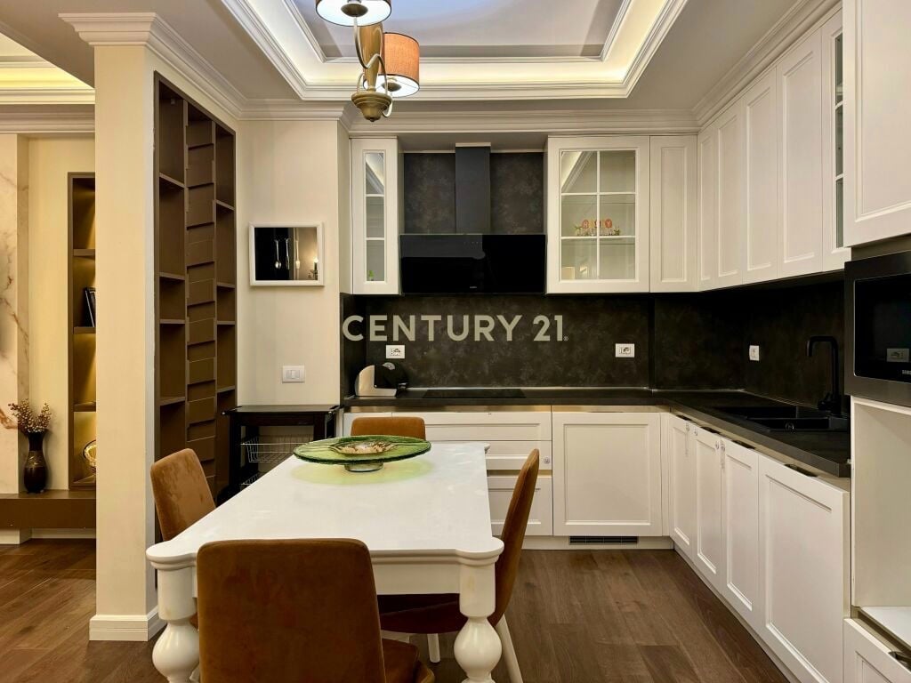 SHITJE, APARTAMENT 2+1+PARKIM, PRANE STADIUMIT AIR ALBANIA! 355,000 €