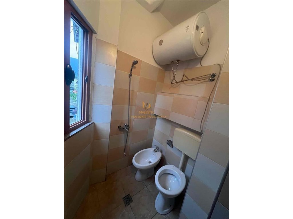 A 2+1+1 apartment is available for rent in Shkoze.