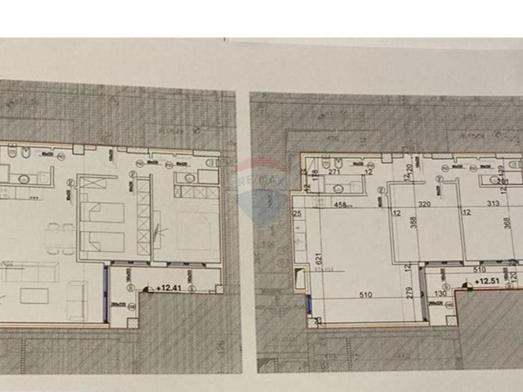 Appartamento in vendita, 2+1+2 in Via di Dibra per 148.500 Euro! L'appartamento si trova in una residenza in fase di costruzione, con lavori di alta qualità, in Via di Dibra, vicino al QSUT, una zona che offre tutte le comodità per una vita confortevole. Ha una superficie totale di 103 m2, organizzata in un soggiorno + cucina, due camere da letto, due bagni e un balcone con vista libera. La residenza è attualmente in costruzione e si prevede che sarà completata a breve. L'appartamento è un'opportunità ideale sia per abitazione che per investimento, poiché la zona è molto richiesta per le comodità che offre, così come per l'accesso alle strade principali o alla piccola circonvallazione della capitale. Per ulteriori informazioni contattaci!