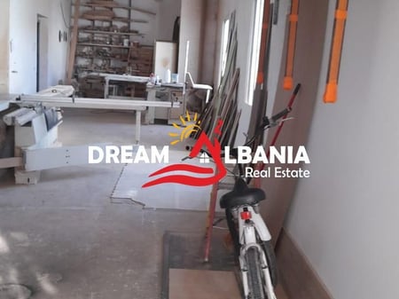 Magazine for rent near Shqiponja Square – Former Customs (ID 4281263)