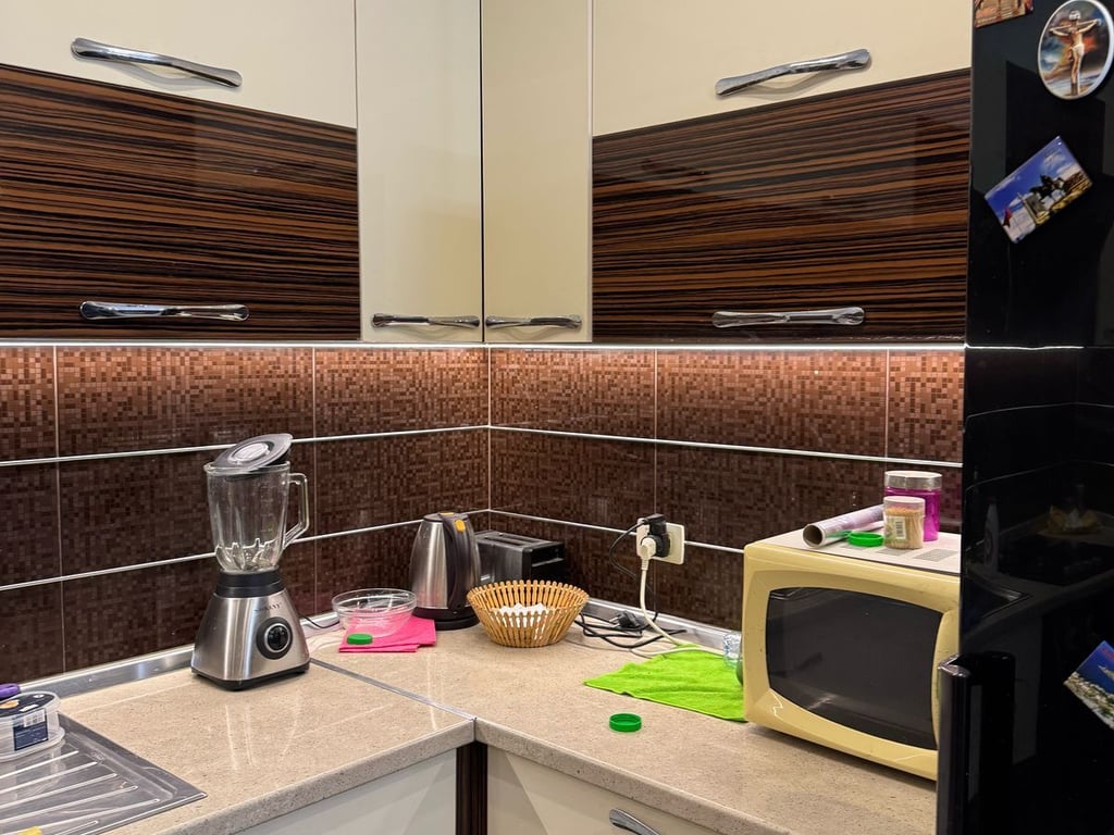 Apartment 2+1 for rent in Fusha Aviacionit 550 euros.