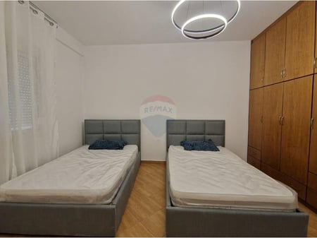 A 2+1+2 apartment is available at Kodra e Diellit.