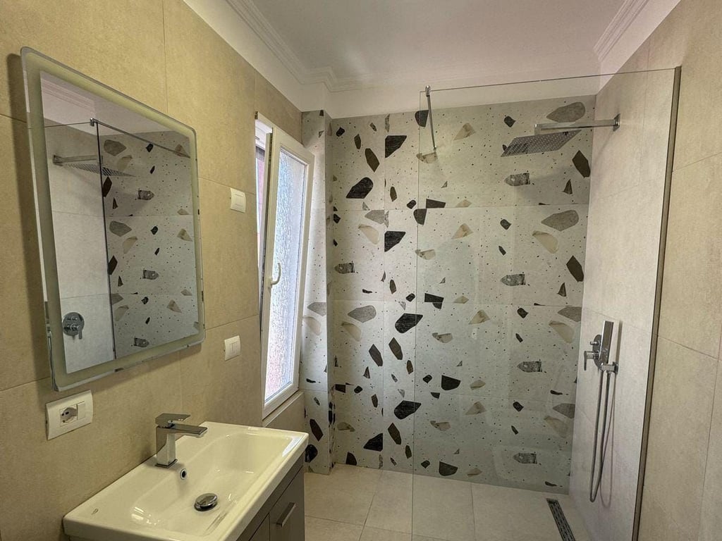 Jepet me qera apartament 2+1 ne Selite /500 Euro