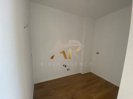 Jepet apartament me qera 2+1+2+2 tek Ish Dogana, Akses Tirana