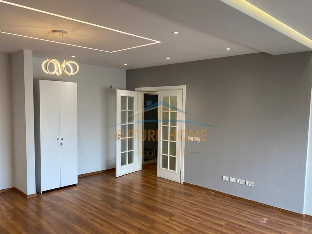 Qera , Ambjent Biznesi 4+1 , Zogu i Zi