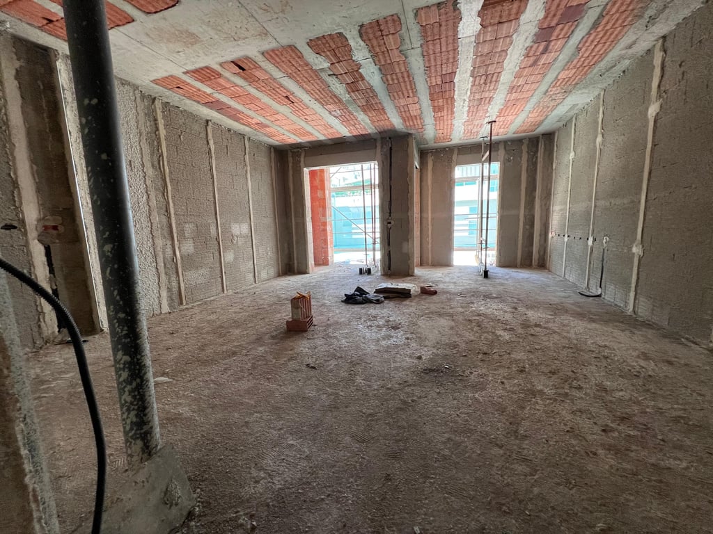 Shitet apartament 1+1 te Kristal Center 