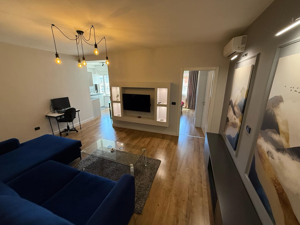 🏡 A modern 1+1 apartment is available in the Paris Commune.