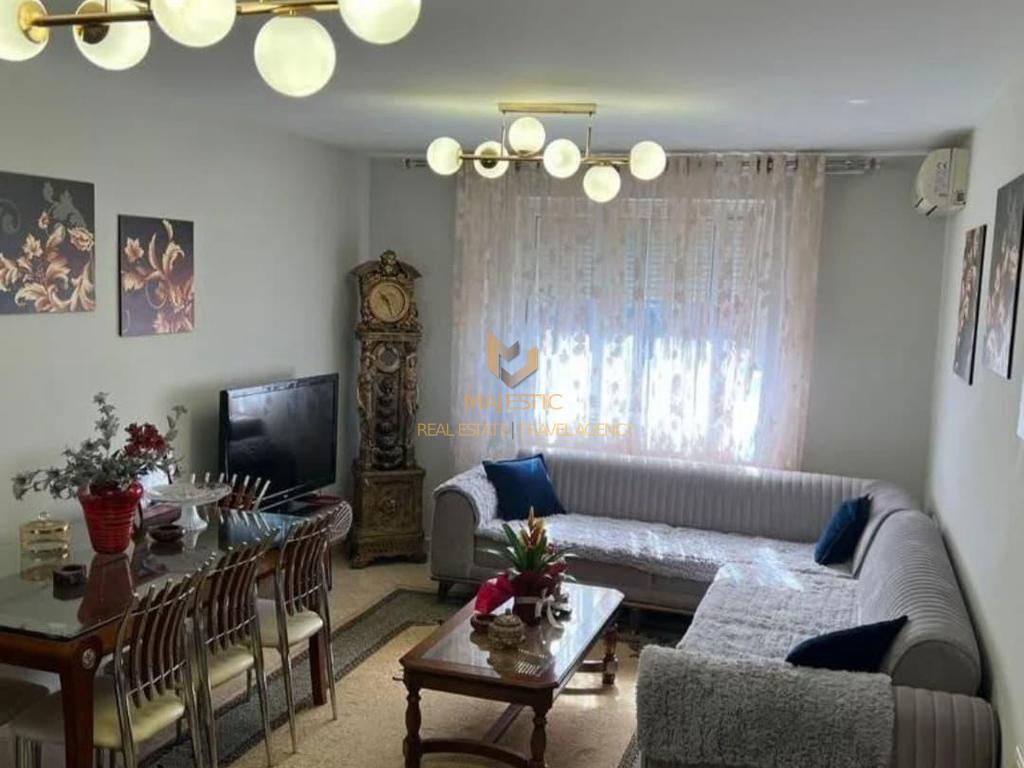 A 2+1 apartment is available for rent at Strauss Square, Xhamllik.