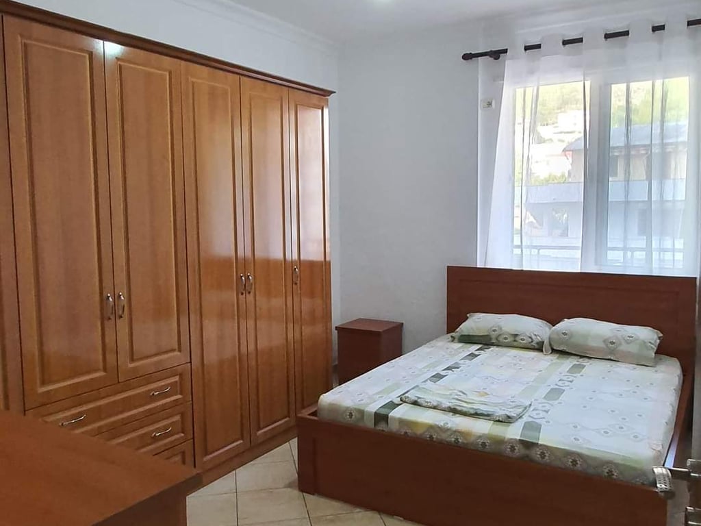 Apartament 1+1 me qera per plazhista, Lungomare, Vlore