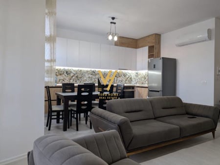 JEPET APARTAMENT 2+1+BLK ME QERA TE UNAZA E RE 700 EURO