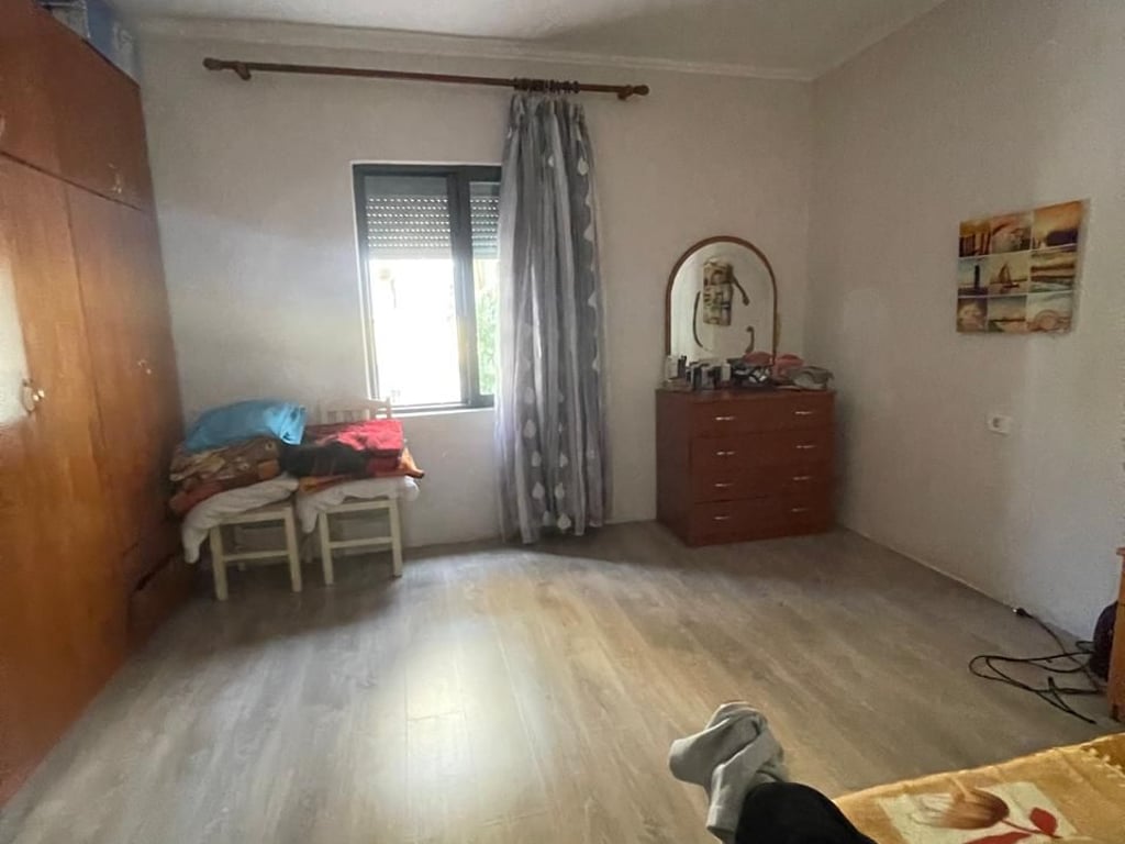 Apartament 2+1 ne shitje Bllok (prane Gjimazit Petro Nini Luarasi)
