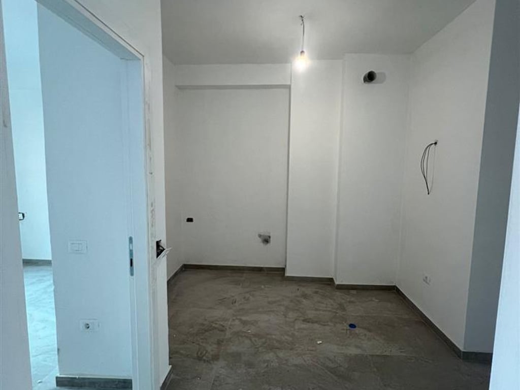 2+1 apartment for sale in Myslym Shyri