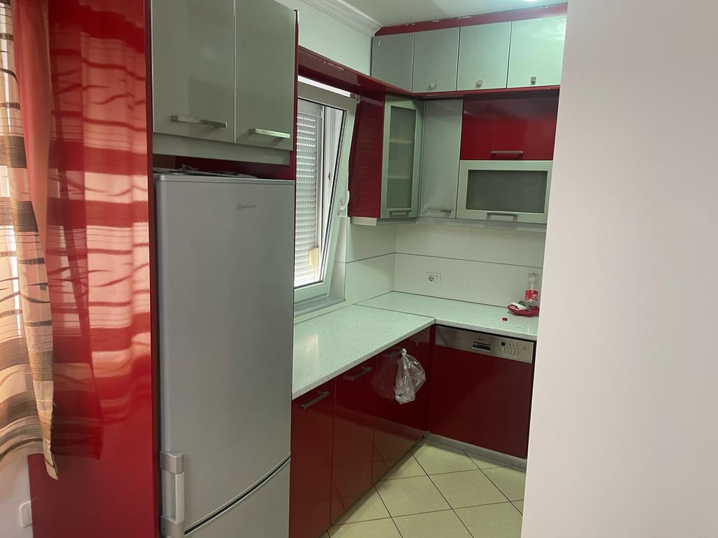 Affittasi Appartamento 2+1 – Via di Dibra!