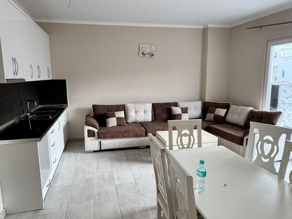 Shitet Apartament 1+1 i mobiluar me Hipotek ne plazh Durres