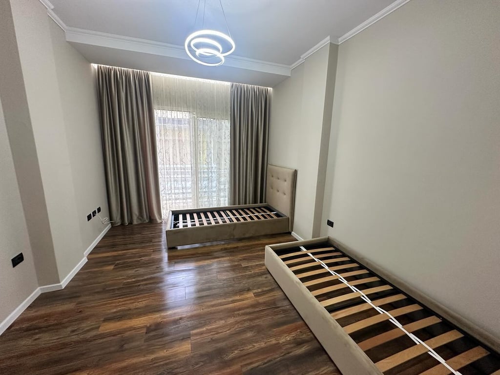Shitet SUPER APARTAMENT 2+1+2 te Gjiri i Lazit, Lura 1