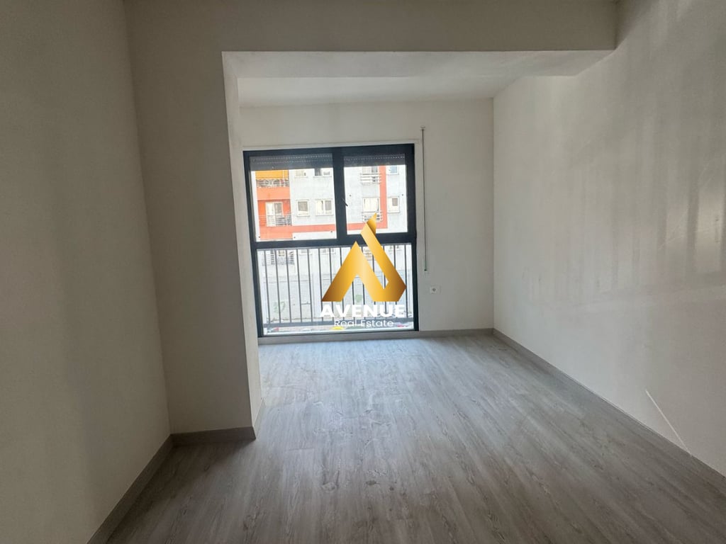 APPARTAMENTO 3+1+2 BAGNI + 2 BALCONI IN VENDITA PRESSO IL BULEVARDI I RI, STAZIONE DEL TRENO, TIRANA