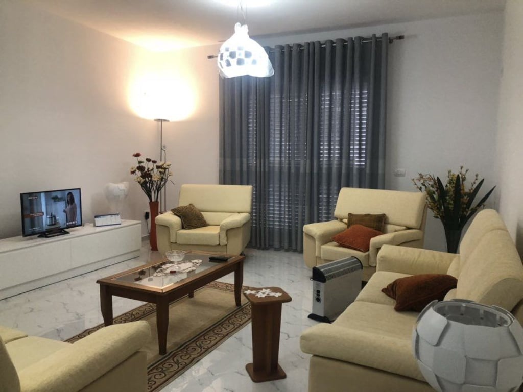 Vendita di una villa a due piani 21 dicembre.