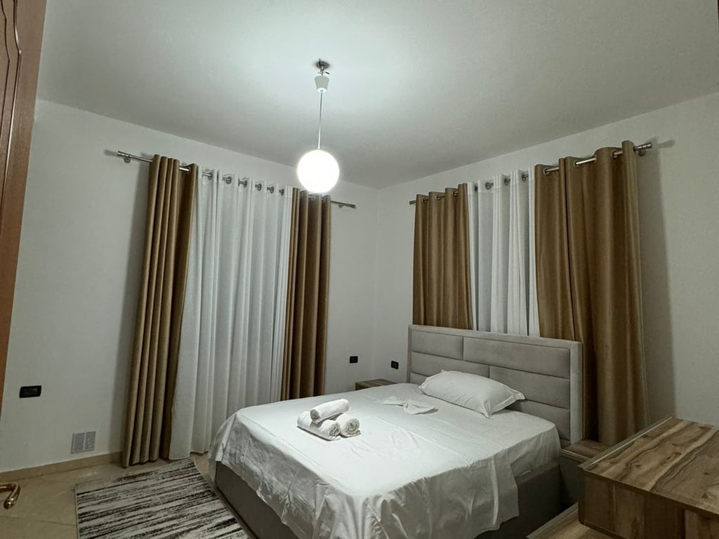 Qera! Apartament 1+1, Rruga 5 Maji